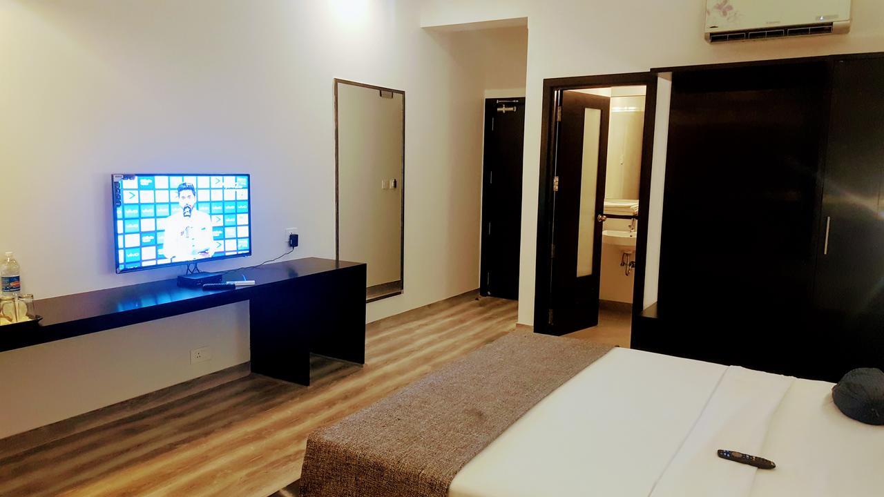 The Saneer Jaipur Hotel Екстериор снимка